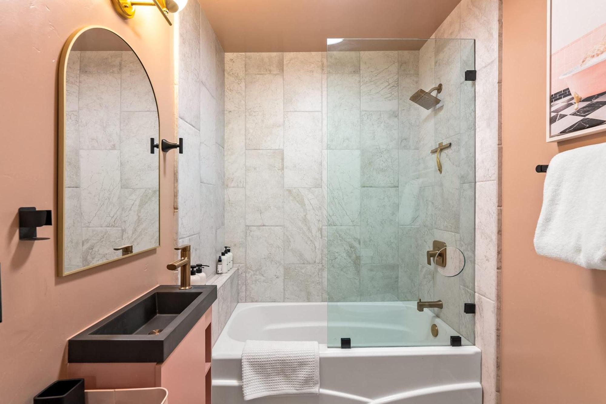 Serene Oasis Sauna And Cinema Пасо Роблес Екстериор снимка